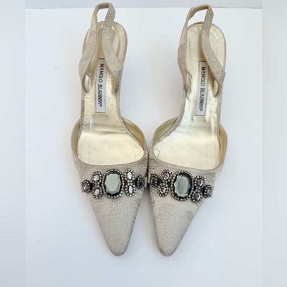 Manolo Blahnik Pale Gold textured floral Rhinestone Carolyn slingback pumps EU39 - Picture 8 of 8